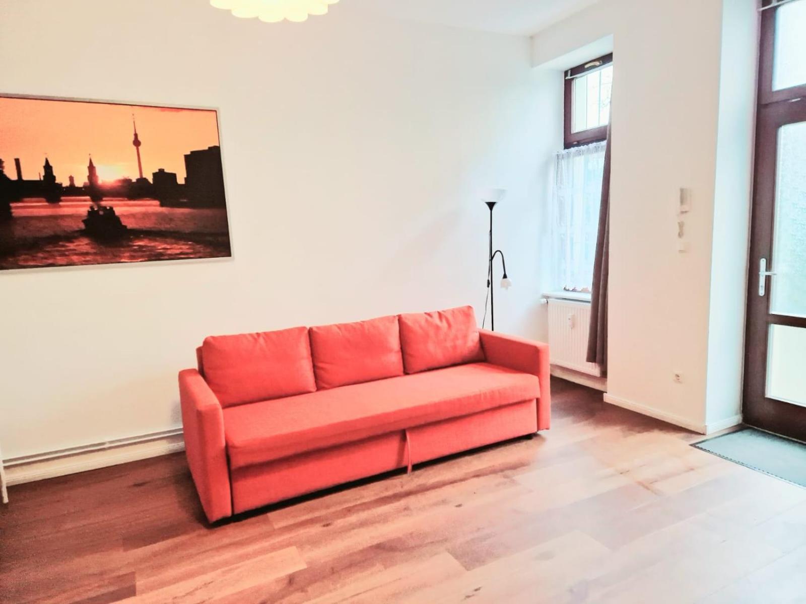 City Studio For 4, Near Sonnenallee Appartamento