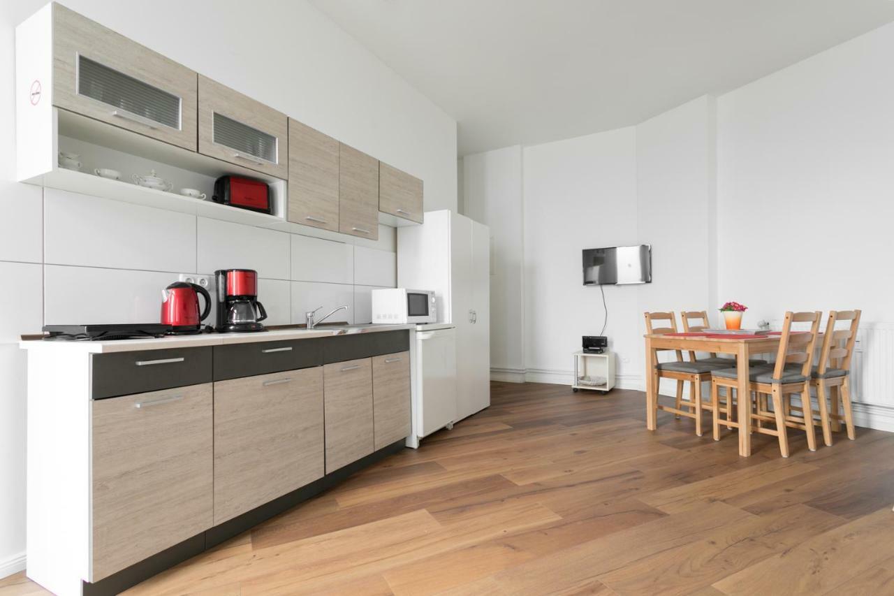 City Studio For 4, Near Sonnenallee Appartamento Berlino
